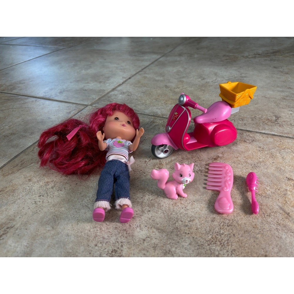 Strawberry Shortcake Berry Sweet Scooter Playset w/ Custard Cat Vintage - Picture 6 of 6